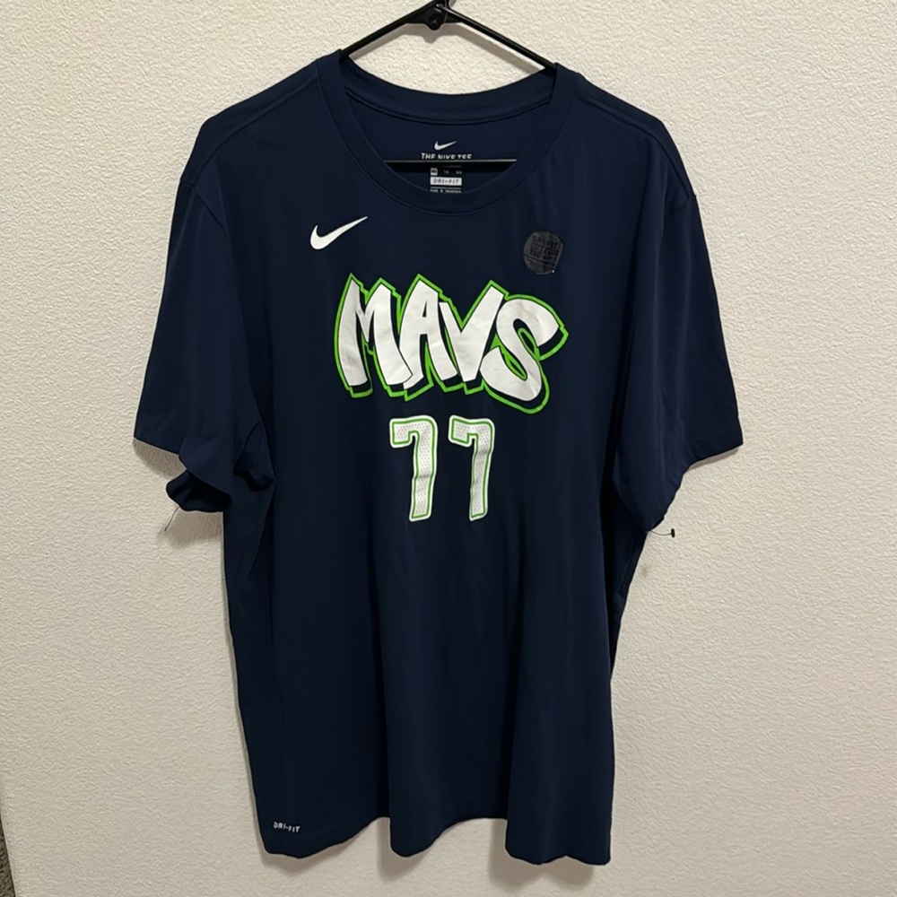 NWOT Nike Dallas Mavericks Luka Doncic Short Sleeve Shirt Size XXL